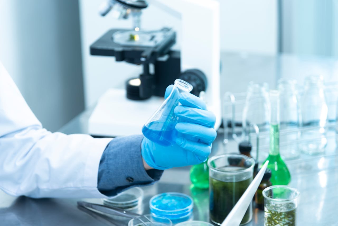 Custom formulation work at SAR Labs for compliant skincare launches